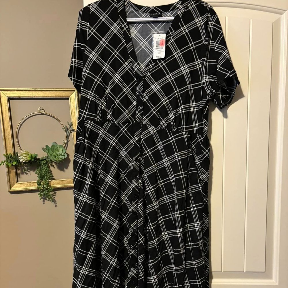 Torrid Black White Plaid Dress size 1X NWT